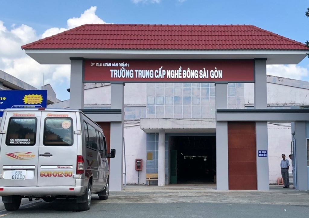 Trường Trung Cấp Đông Sài Gòn-Học Bằng Lái A TPHCM