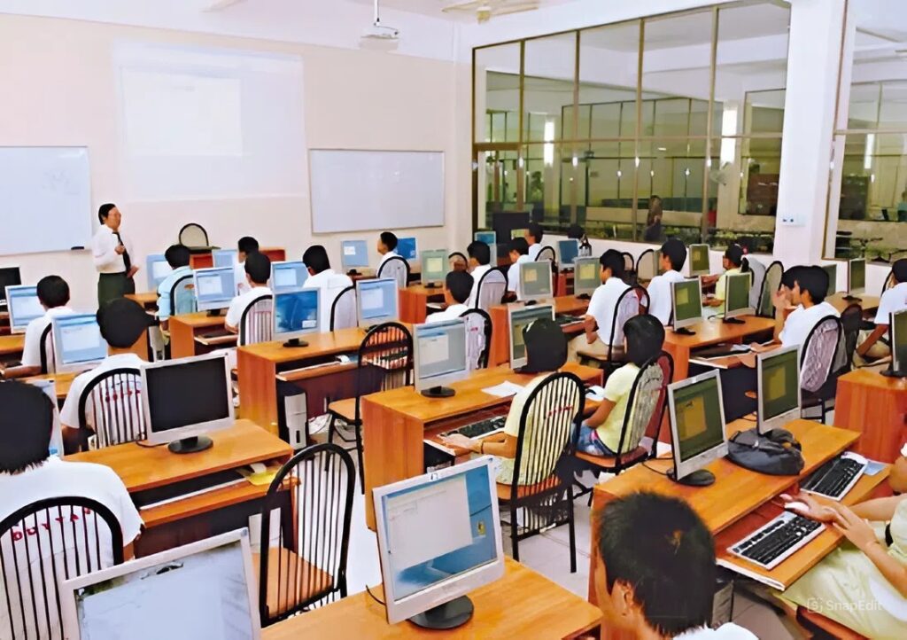 Lớp Học Lý Thuyết Trường Thành Đạt-Chi Phí Học Bằng Lái A1